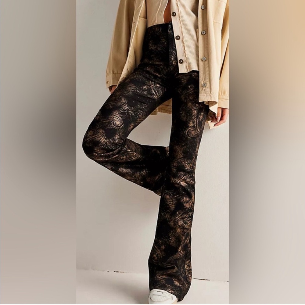 Free People We The Free Jayde Printed Flare Jeans, Black & Gold Paisley, sz 29